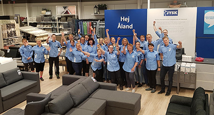 Het JYSK-team bij de opening van JYSK Åland