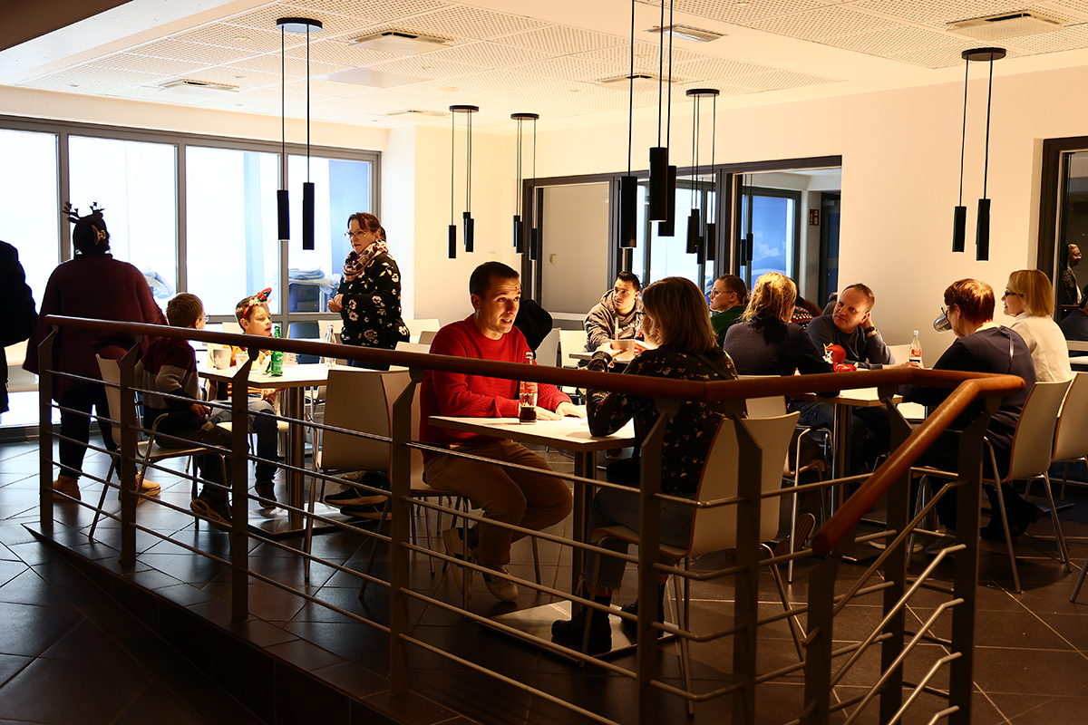 Kleine Pause in der Cafeteria des RHO