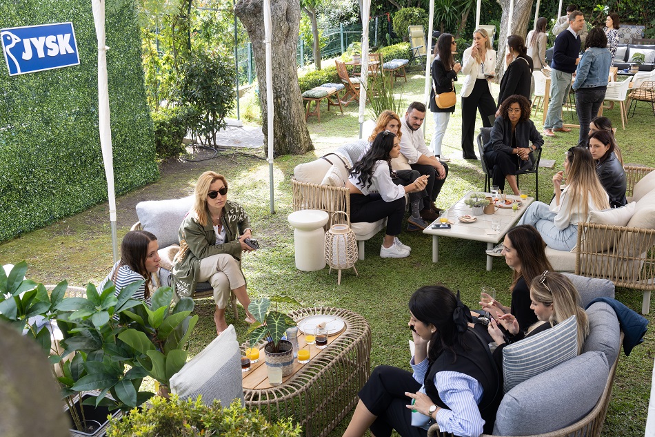Mais de 30 convidados no lançamento da coleção de jardins