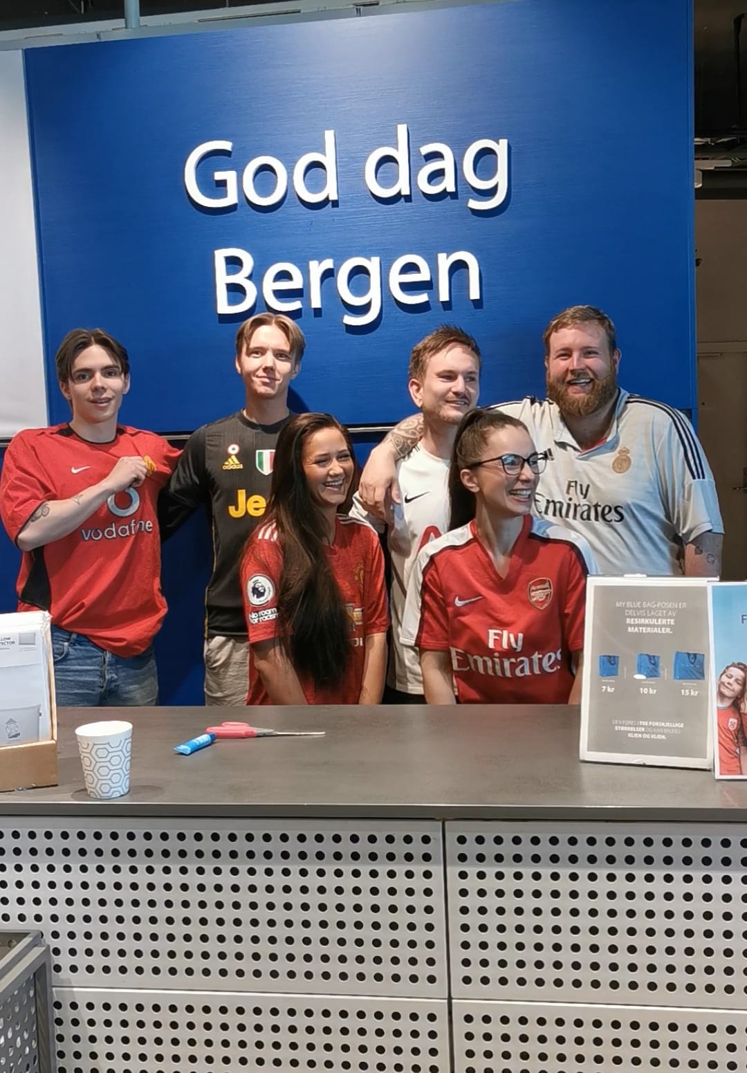 Fotballtrøyefredag Barnekreftforeningen JYSK