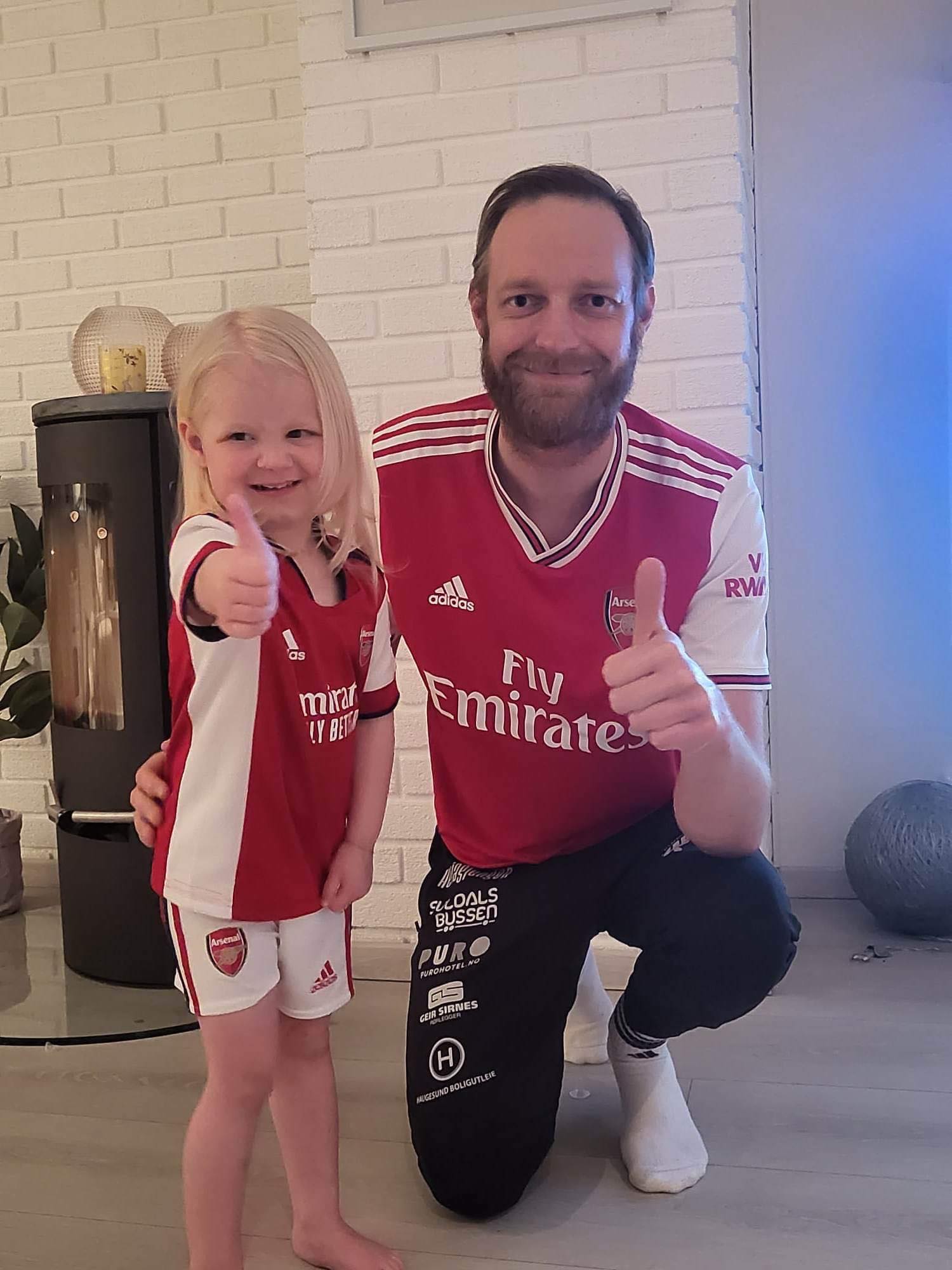 Fotballtrøyefredag Barnekreftforeningen JYSK