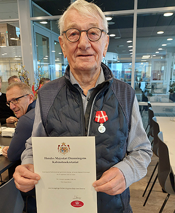 Hans Jørgen tildeles kongelig medalje