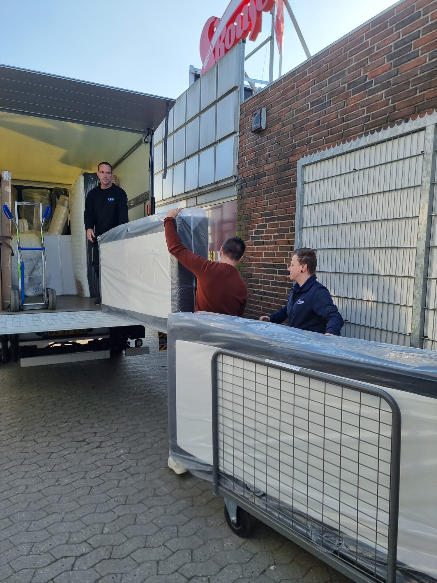 Patrick (rechts) bei einem Outlet in Dänemark