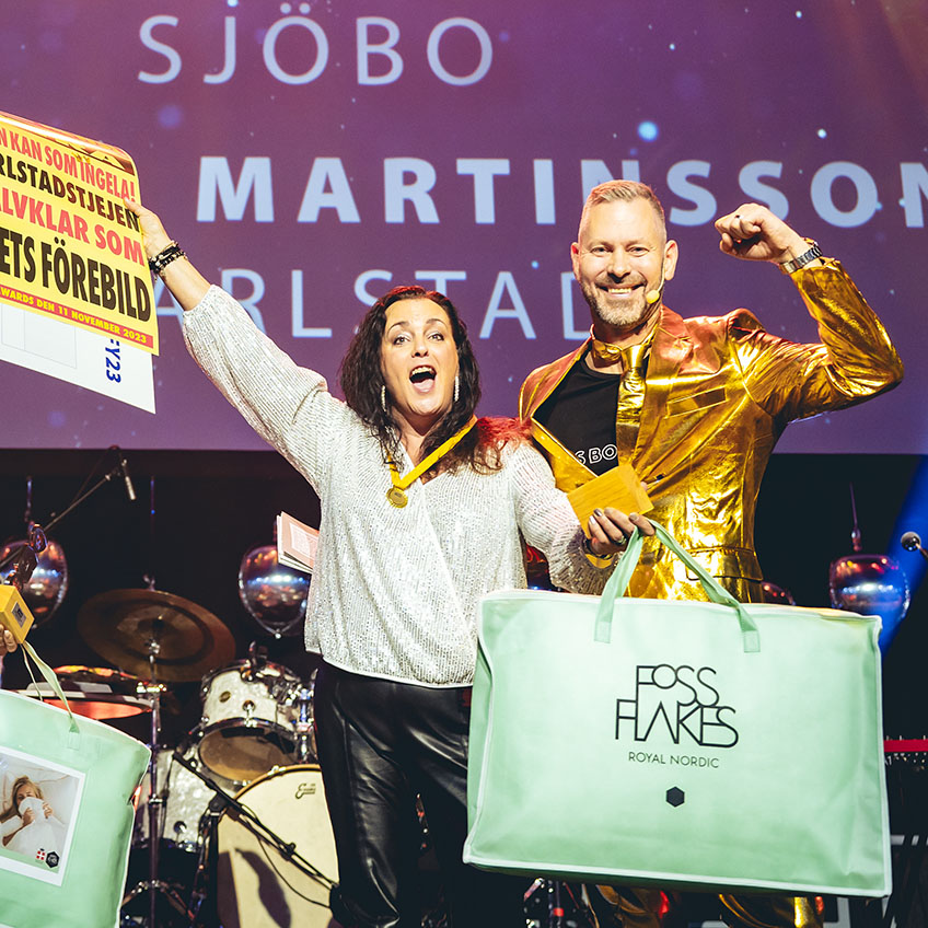 ingela Martinsson tar emot pris på JYSK Awards