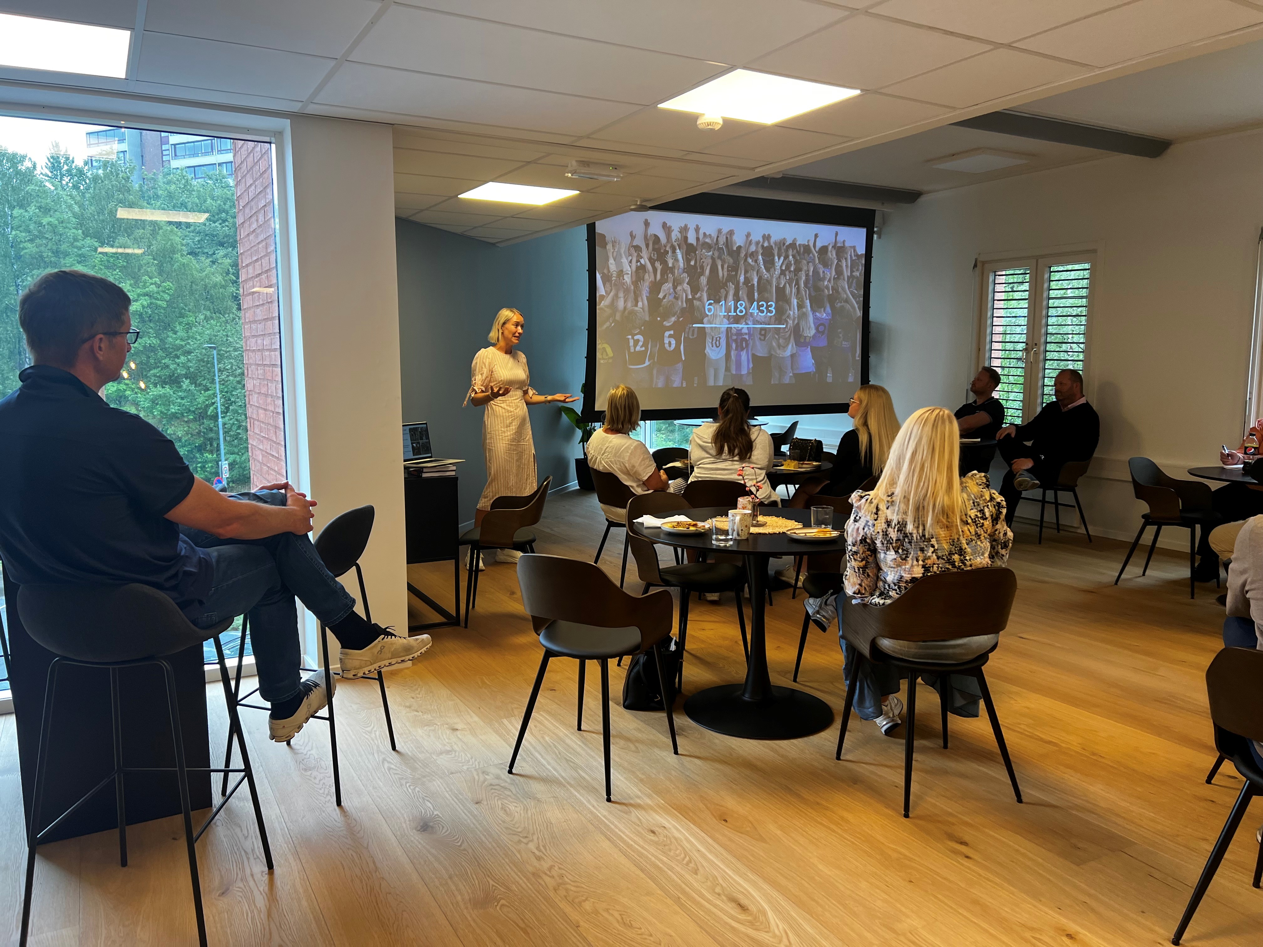 Fotballtrøyefredag Barnekreftforeningen JYSK