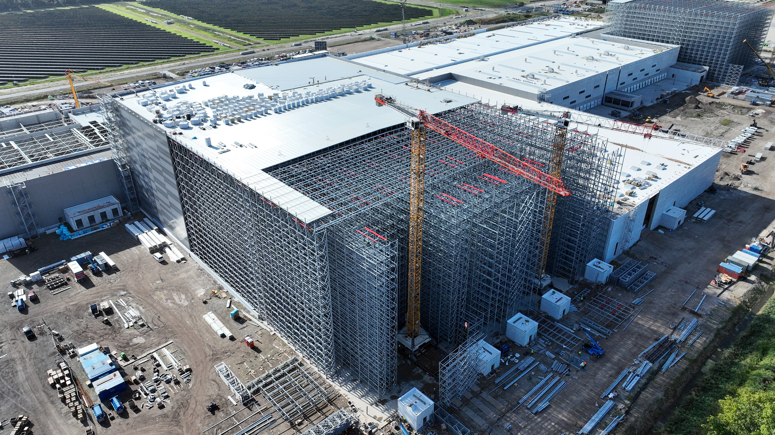Das Distributionszentrum in Lelystad hat mit 46 Metern seinen höchsten Punkt erreicht.