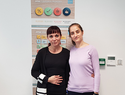Ralitsa Yordanova, Development Manager JYSK Bulgaria, and Desislava Mariyanova Savova, Accountant JYSK Bulgaria, delivered the bed linen to the home in Pirdop.