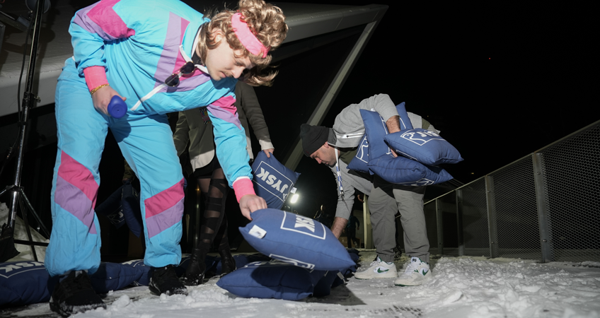JYSK arranges pillows at Tempodrom