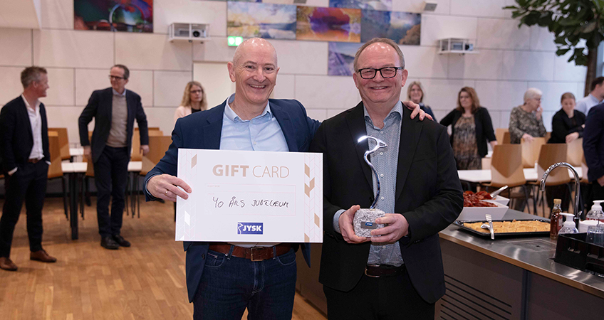 John modtog et gavekort.