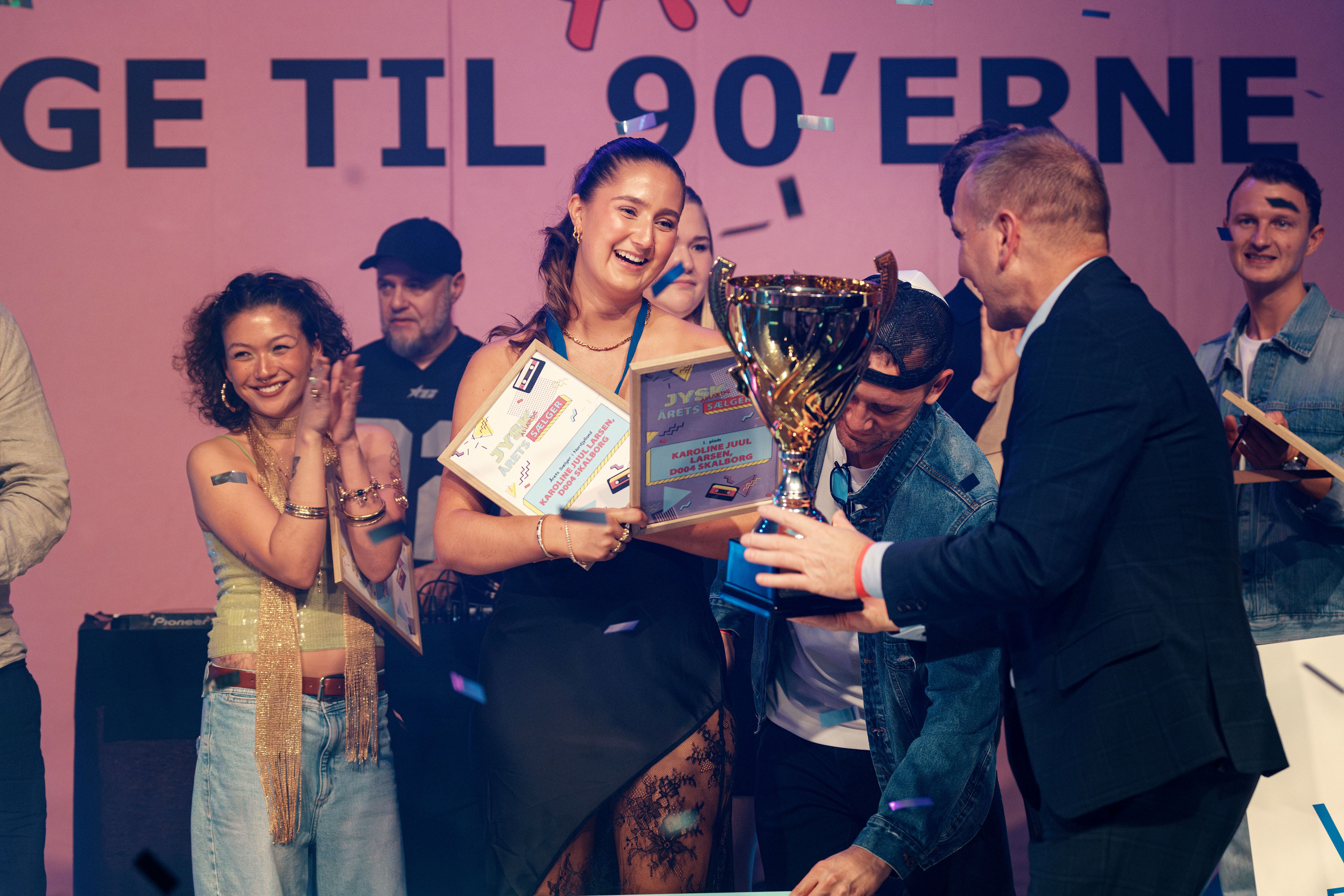 Karoline Juul Larsen er kåret som Årets Sælger 2025.