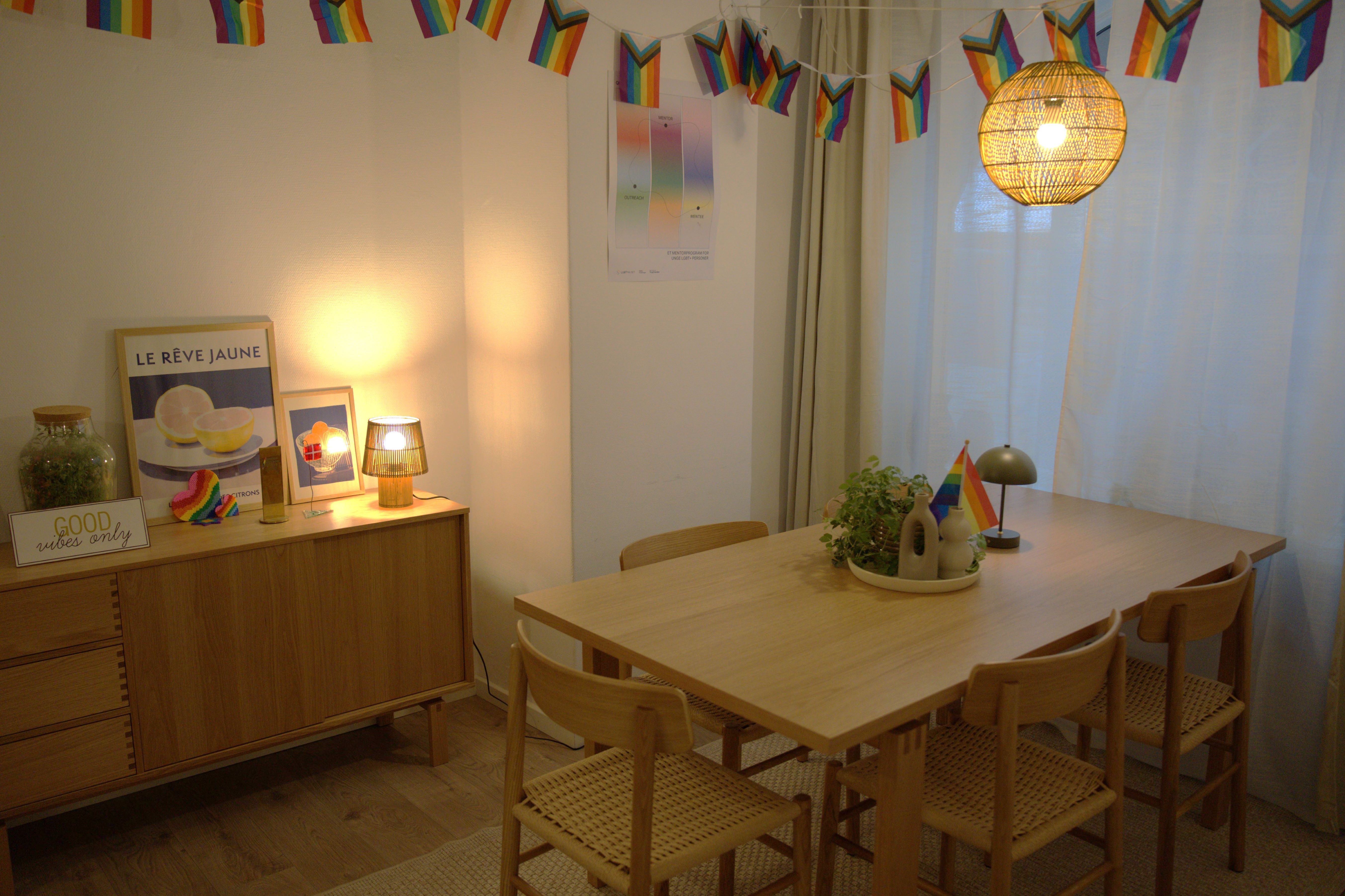 LGBT+HUSET er blevet indrettet med møbler og boligtilbehør fra JYSK.