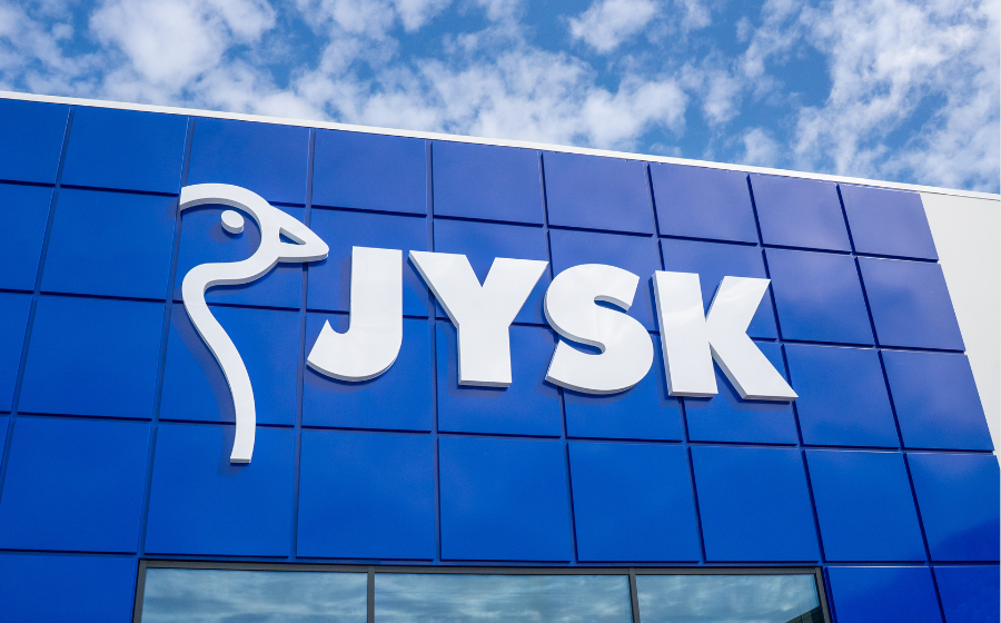 JYSK stosuje politykę, certyfikaty i członkostwa, aby zagwarantować odpowiedzialne pozyskiwanie surowców.