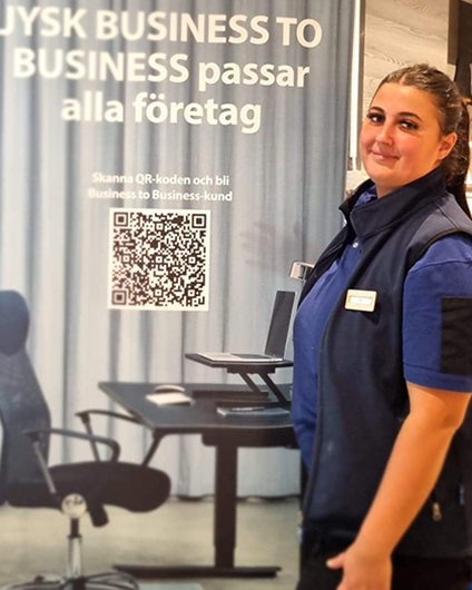 Säljare med B2B budskap bakom sig