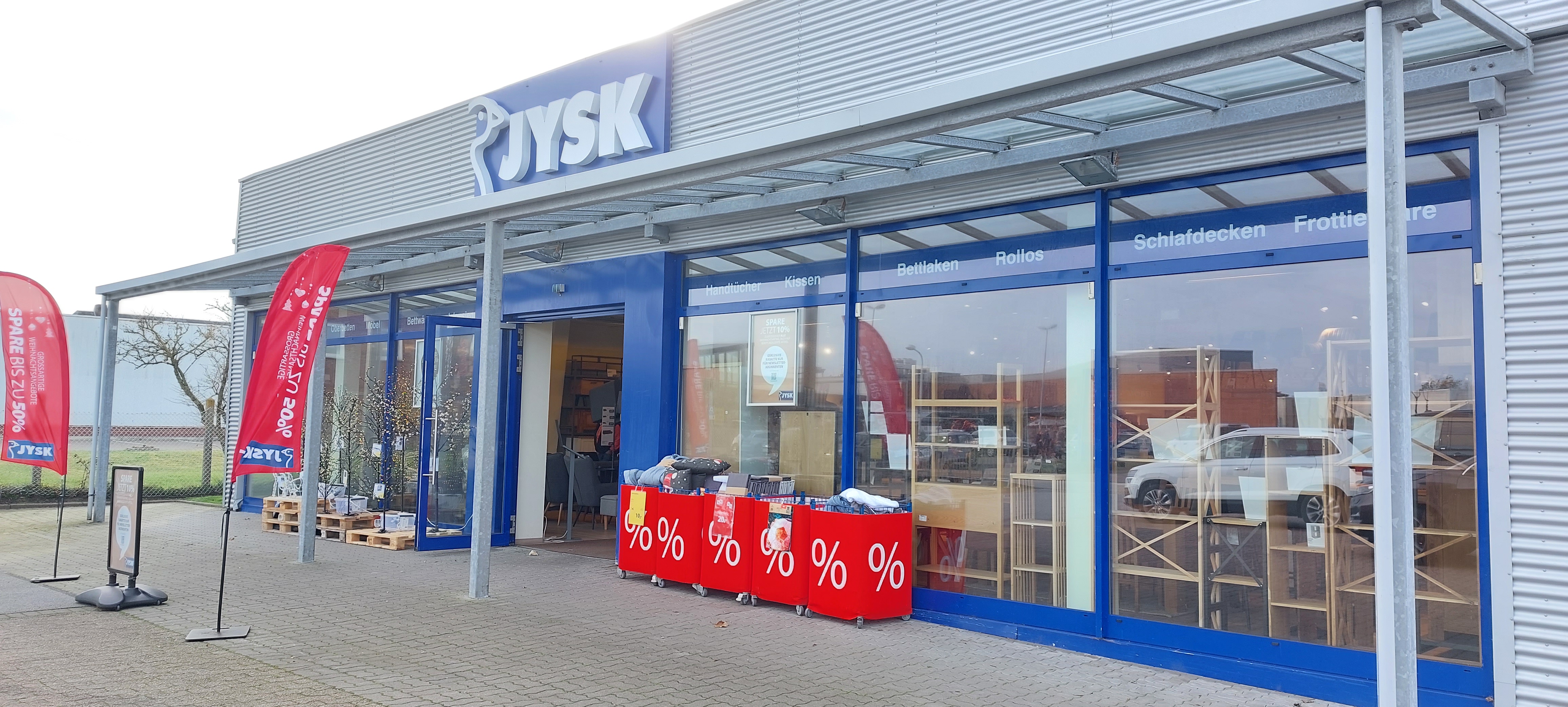 Die Front eines JYSK Stores