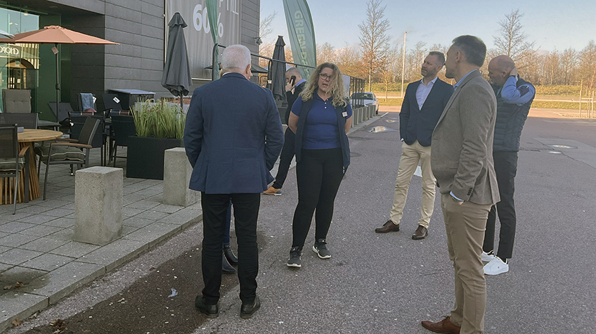 Hela teamet ute på Field visit.
