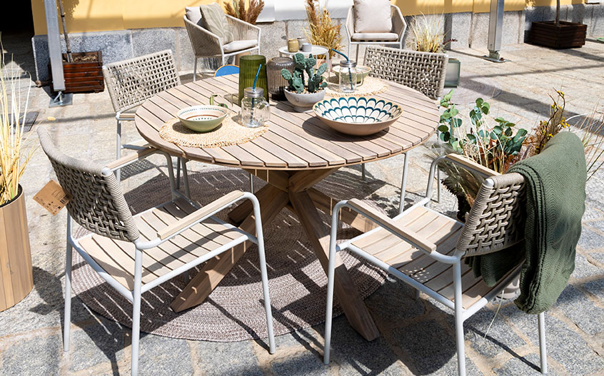 Tuinstoelen en tafels