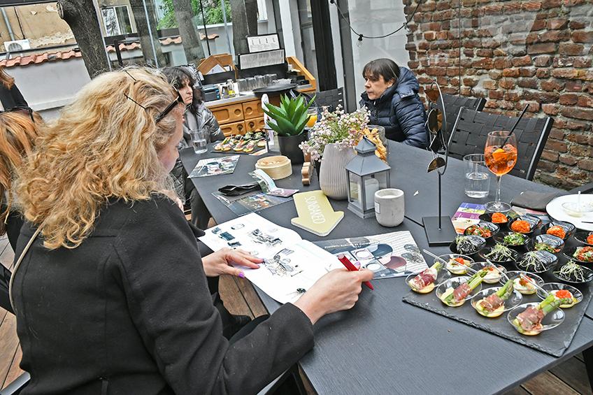Guests reading the garden catalogue