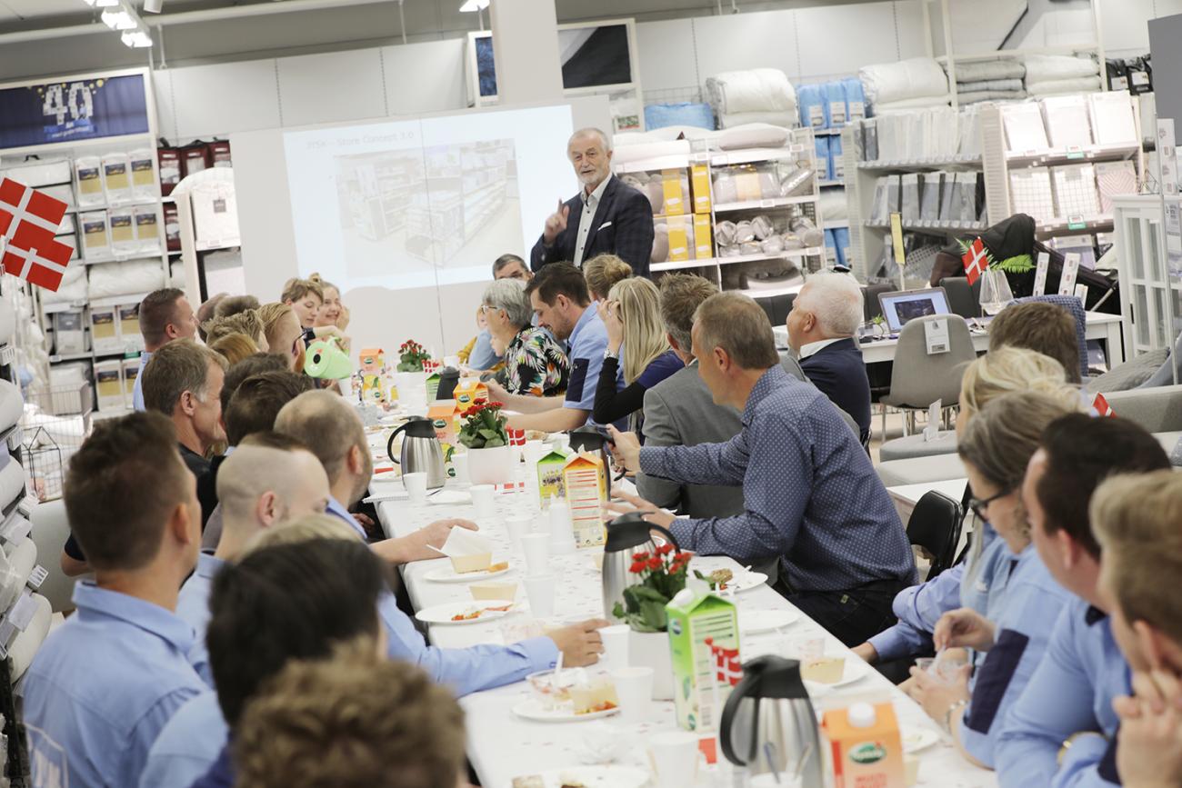 Lars Larsen holdt også en tale for Jéan og takkede for hendes store indsats gennem alle årene. 