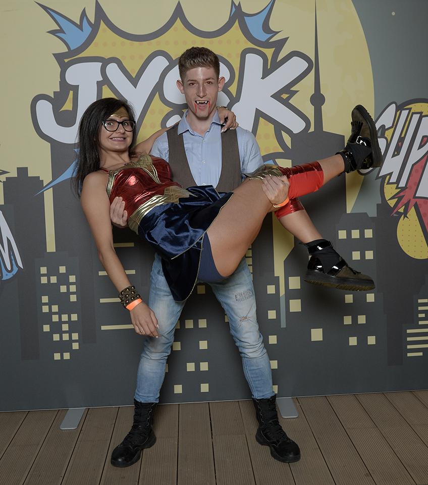Wonder Woman și Luis (Interviu cu un vampir)
