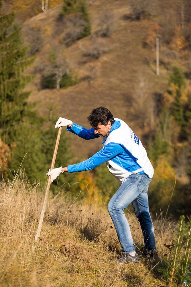 Voluntarii JYSK au impadurit la Rosia Montana