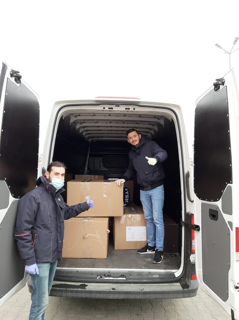Colegii din Focșani livrând produse la Spitalul Municipal de Urgenta Elena Beldiman Barlad