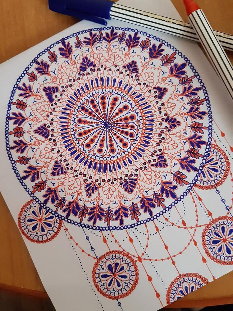 Mandală desenată de Abida