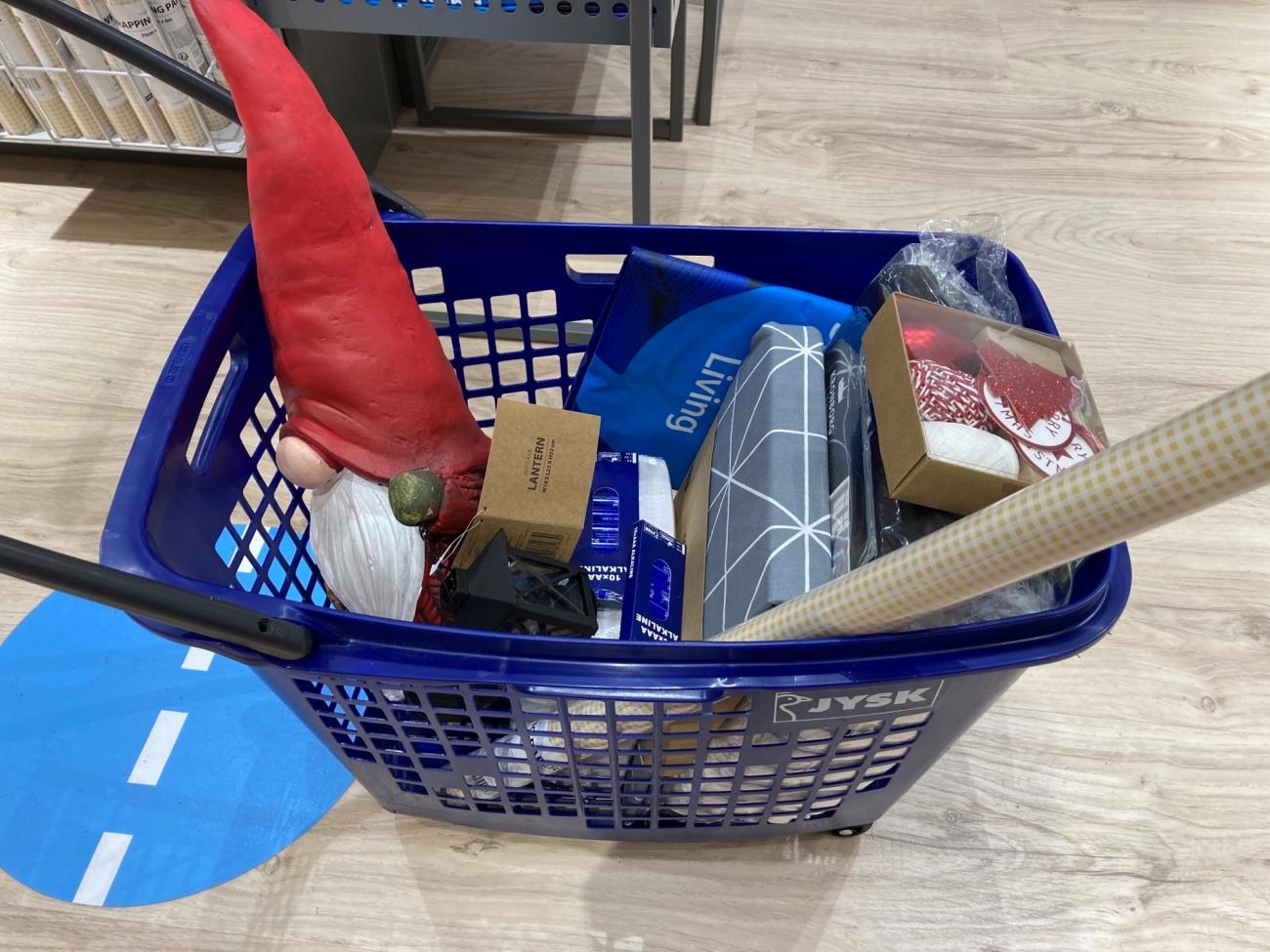 Unter anderem sehr gefragt: Weihnachtsdekoration.