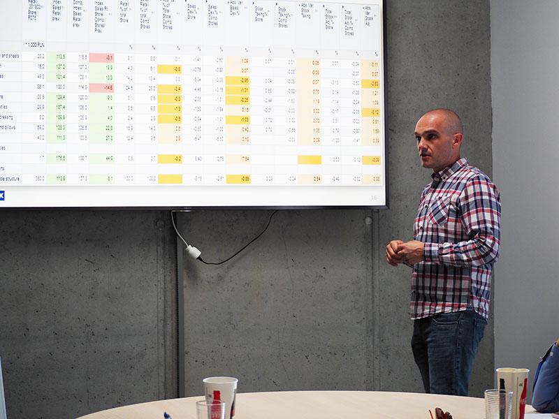Raul Ardelean, Retail Manager, în timpul prezentărilor 