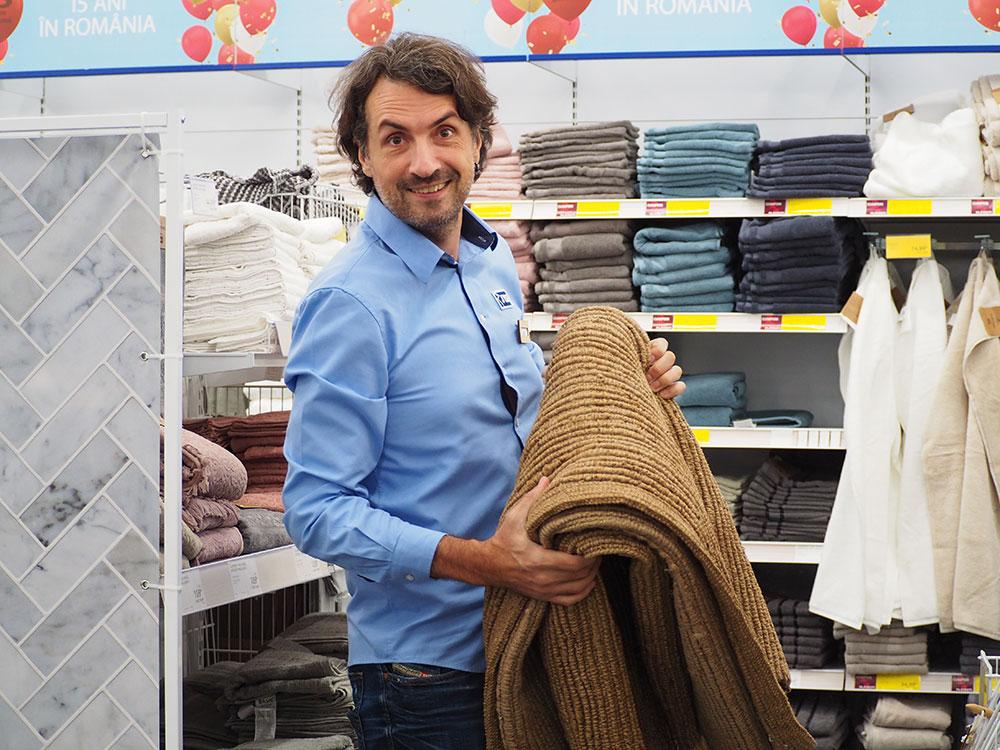Alex Bratu, Country Manager