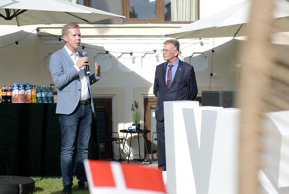 Martin Fyn Aamand, Head of Communications and PR JYSK din Danemarca, șiE.S. Dl. Uffe A. Balslev, Ambasadorul Regatului Danemarcei în România