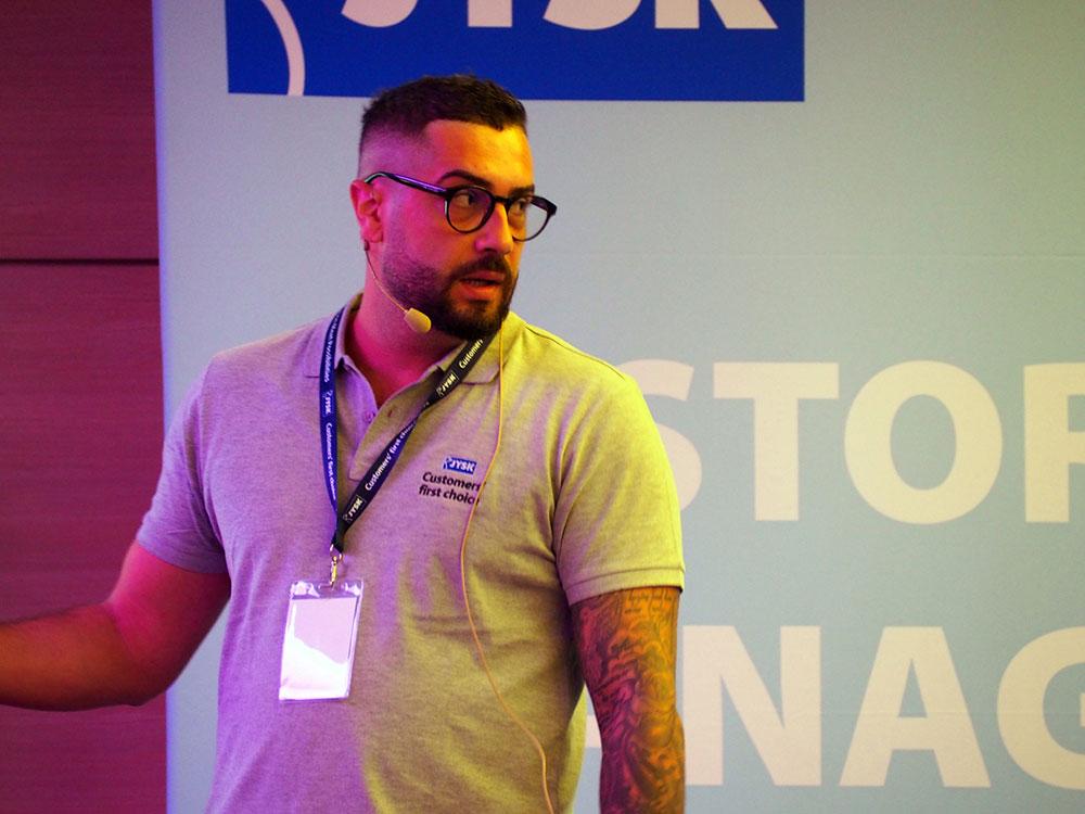 Mihai Ghiță, Store Manager