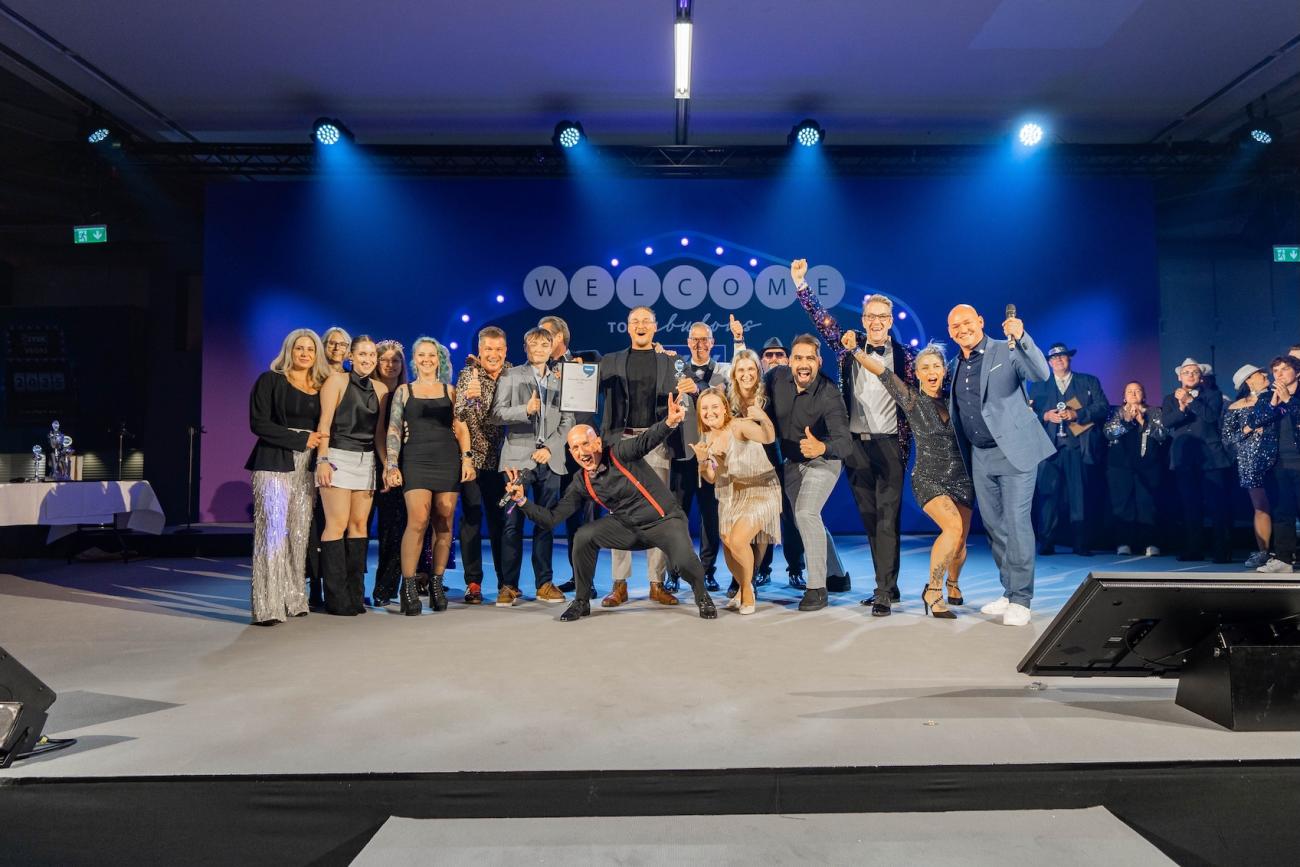 Team Troisdorf gewann den Titel "Store des Jahres" in der Head of Retail-Region West und nahm den Gesamtsieg mit nach Hause. 