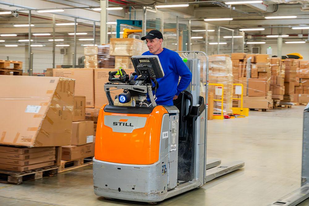 Датското посолство в България е домакин на събитие , посветено на логистиката и транспорта, в дистрибуционния център на JYSK в Божурище