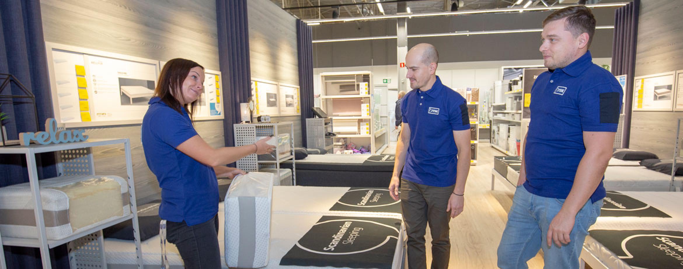 First four Store Managers in Russia prepare for April