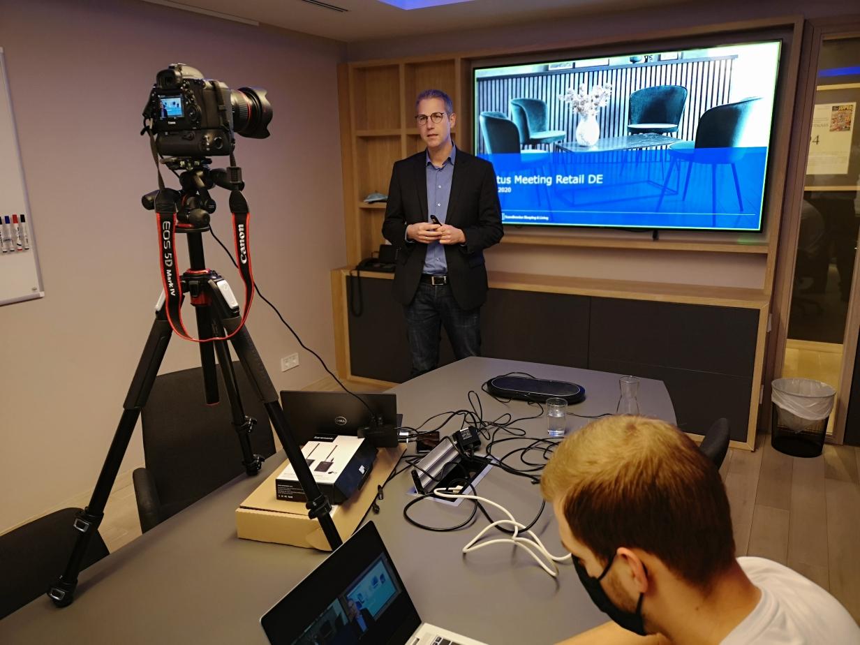 Digitales Retail Status-Meeting