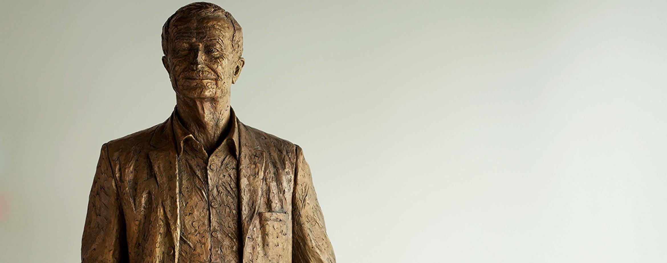 Lars Larsen bronze sculpture