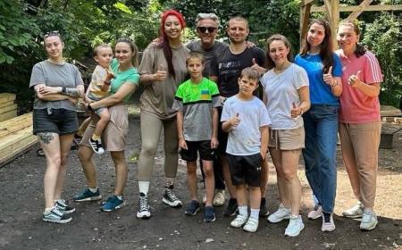 з Мікаелем